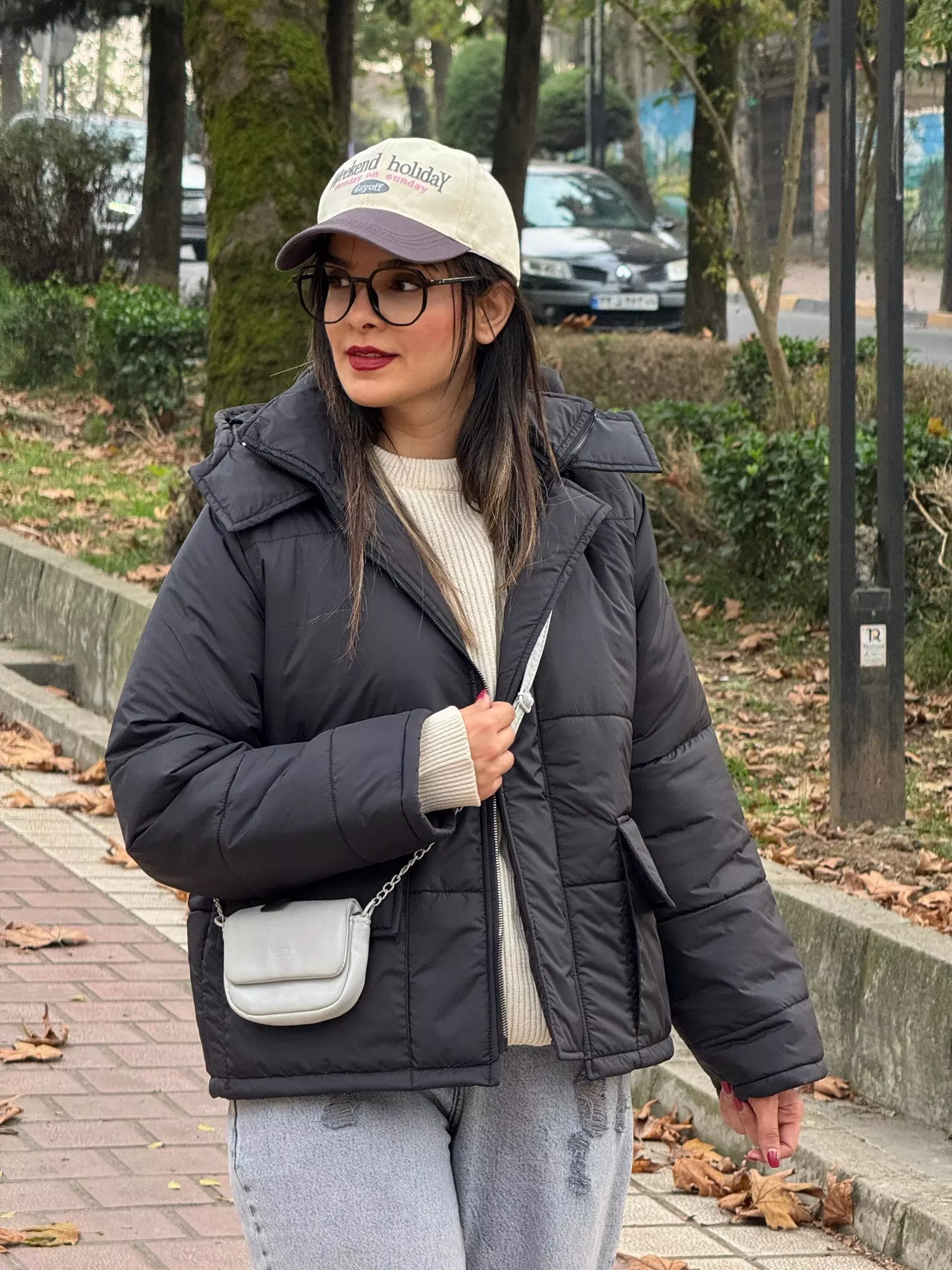 کاپشن کلاهدار کامیلا